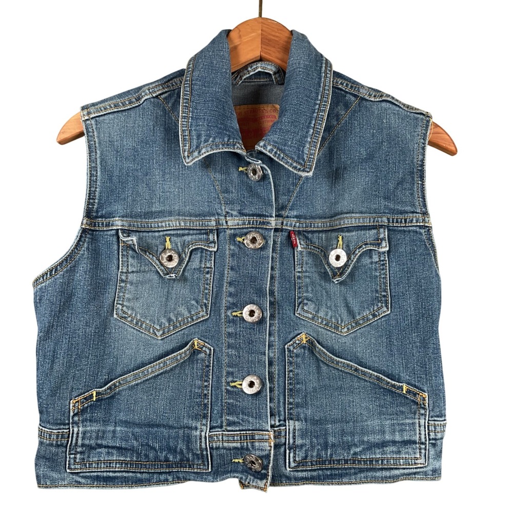 Levis Denim Trucker Vest Womens M Blue Medium Wash Cropped Sleeveless Jacket